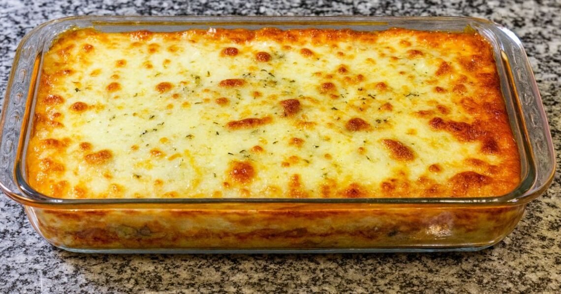 ESCONDIDINHO DE BATATA BAROA COM FRANGO