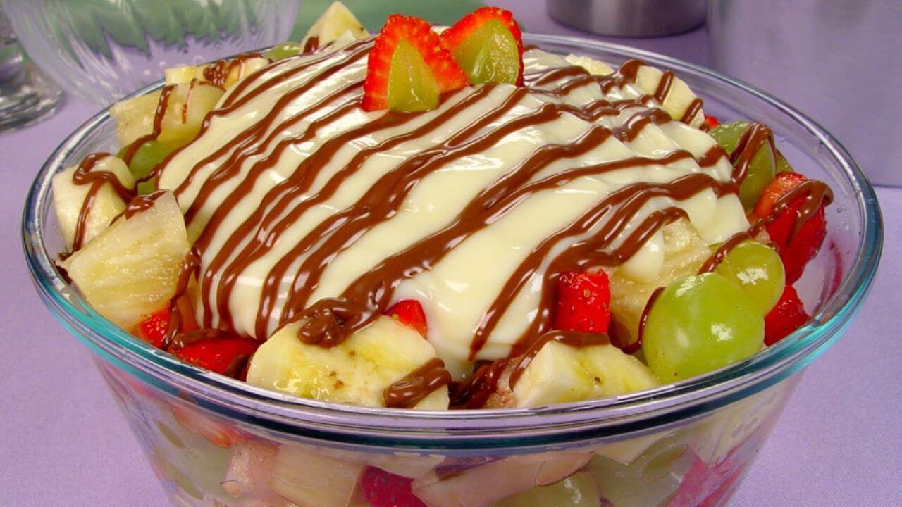 Sobremesa de Travessa com Frutas: Cremosa, Fresca e Colorida