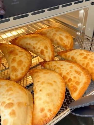 Pastel na Air Fryer: Massa Crocante e Recheio Bem Quente