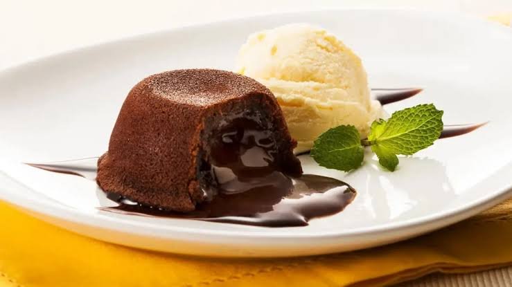 Petit Gâteau na Air Fryer: Casquinha Assada e Centro Cremoso
